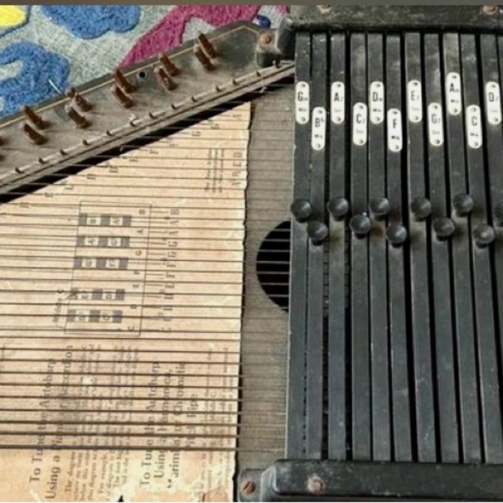 Antique Auto Harp Project for an enthusiast. Very heavy requires xtra shippi fee